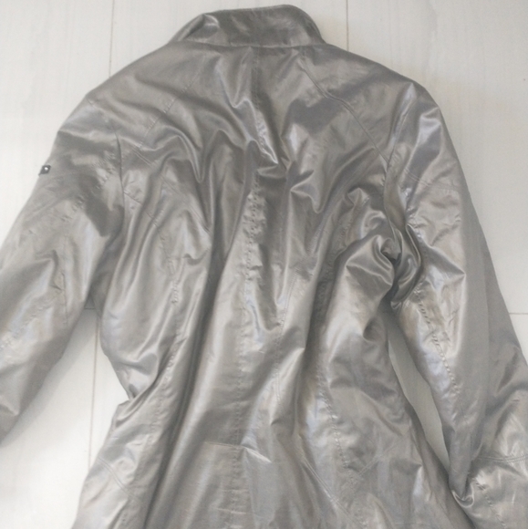 Sexy body hugging‎ fitted Spyder light weight winter jacket - Picture 8 of 8